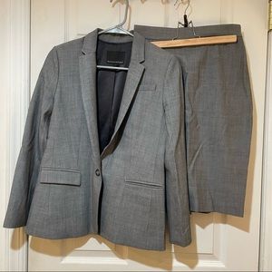 Banana Republic Gray Lightweight Wool Suit